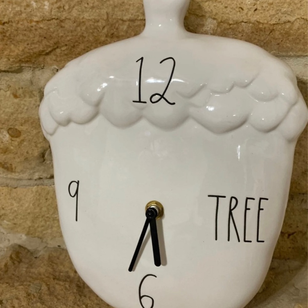 Rae Dunn acorn clock